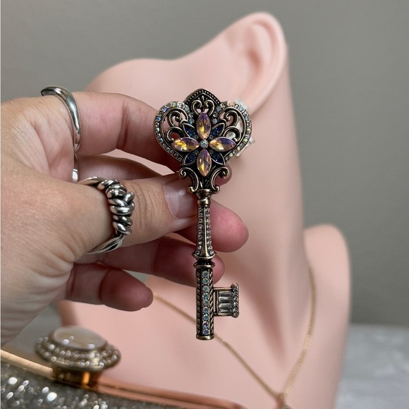 ⚜️ Magical Kéy Vintage Gold Brooch With Zirconia 🔑 💎 - Picture 3 of 6